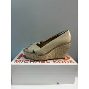 MICHAEL MICHAEL KORS $185 NUDE PATENT LEATHER WEDGE PEEPTOE HEELS SZ 7M